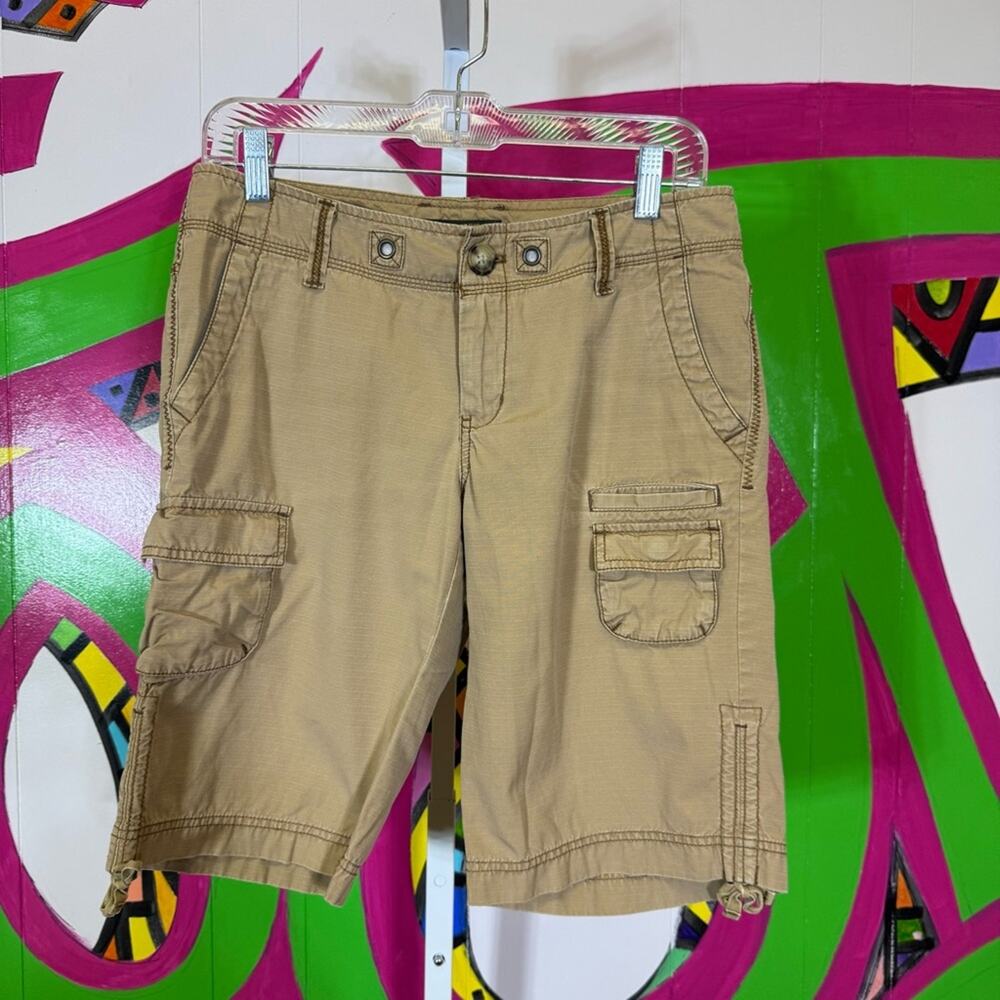 Eddie Bauer, Tan Bermuda Shorts. Size 2. Missing the drawstring. Good used cond!